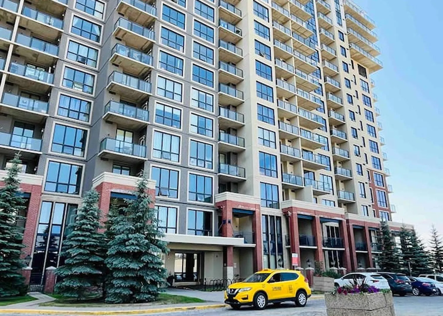 Spacious Apartment Near Stampede & Train Station Calgary