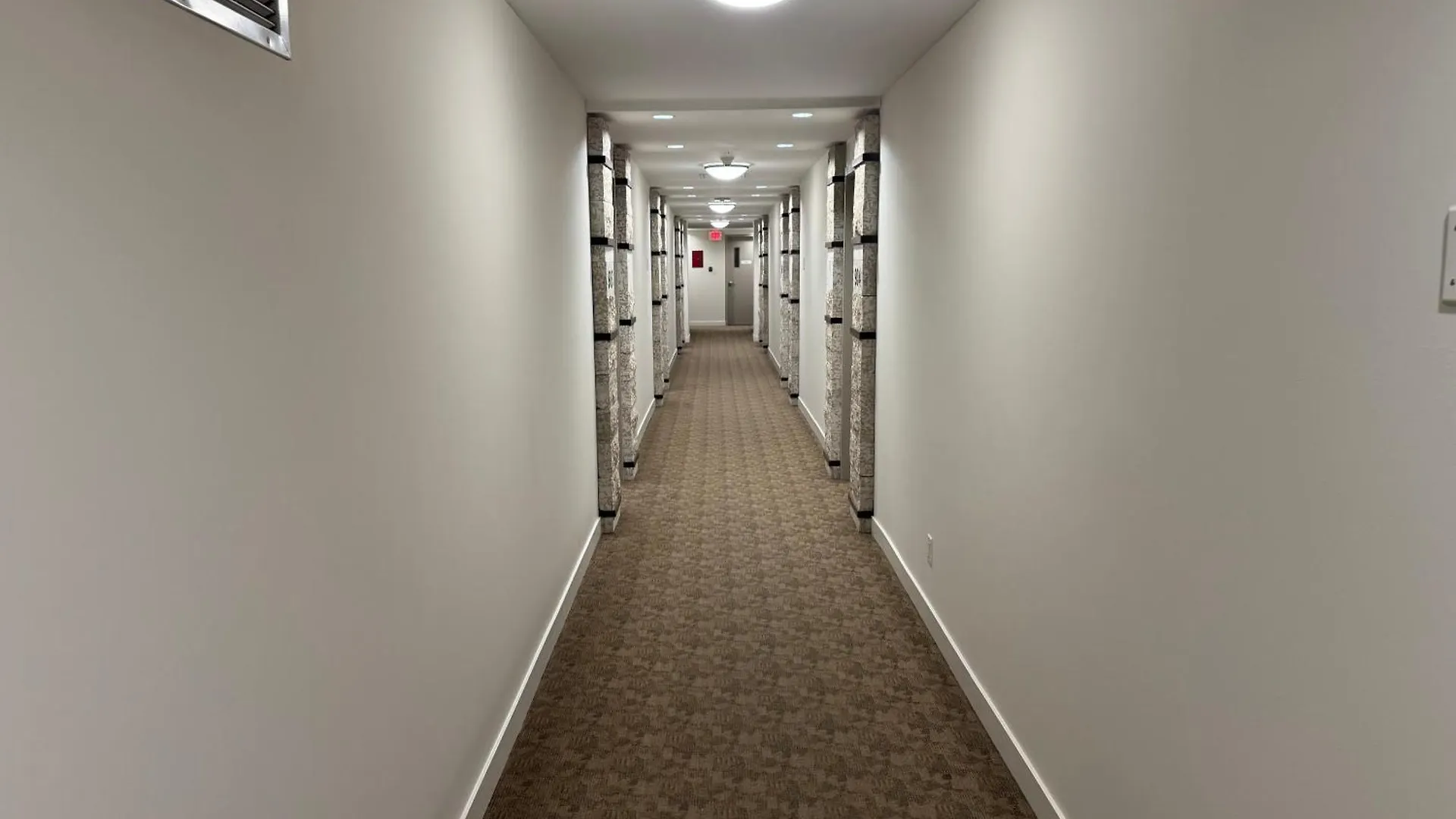 Spacious Apartment Near Stampede & Train Station Calgary
